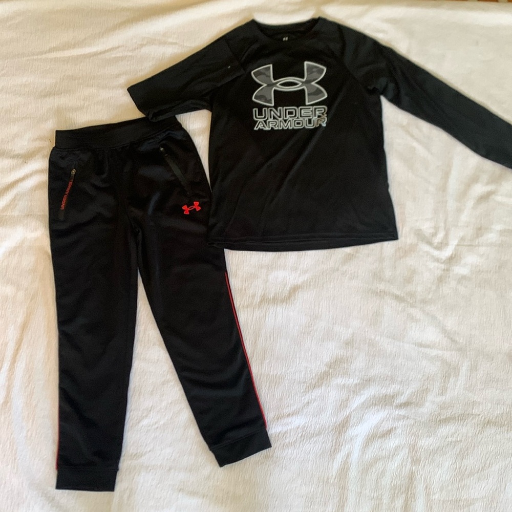 Under Armour Long Sleeve Tee (XS) with Under Armour Pants (7)